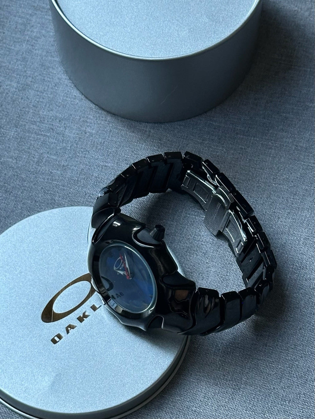 Oakley Blade Watch – Blue dial Black Shiny Stainless Steel, Swiss Movement, Collectible Men’s Watch