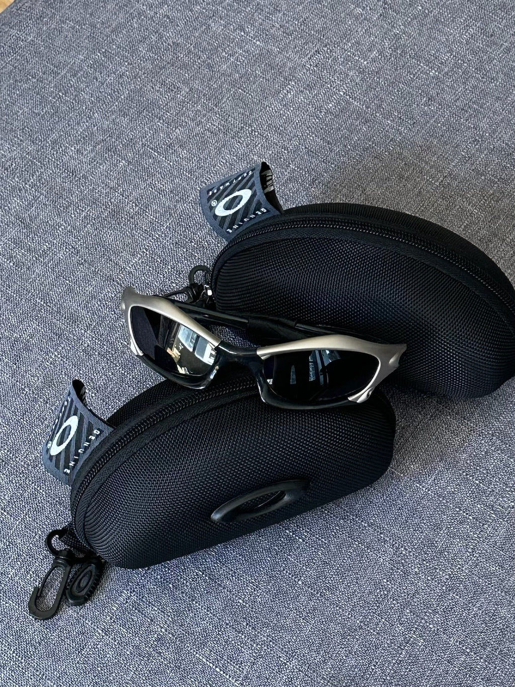 Vintage Oakley Splice Sunglasses: Polished SILVER Frame, Black Lenses - Vintage Collectible