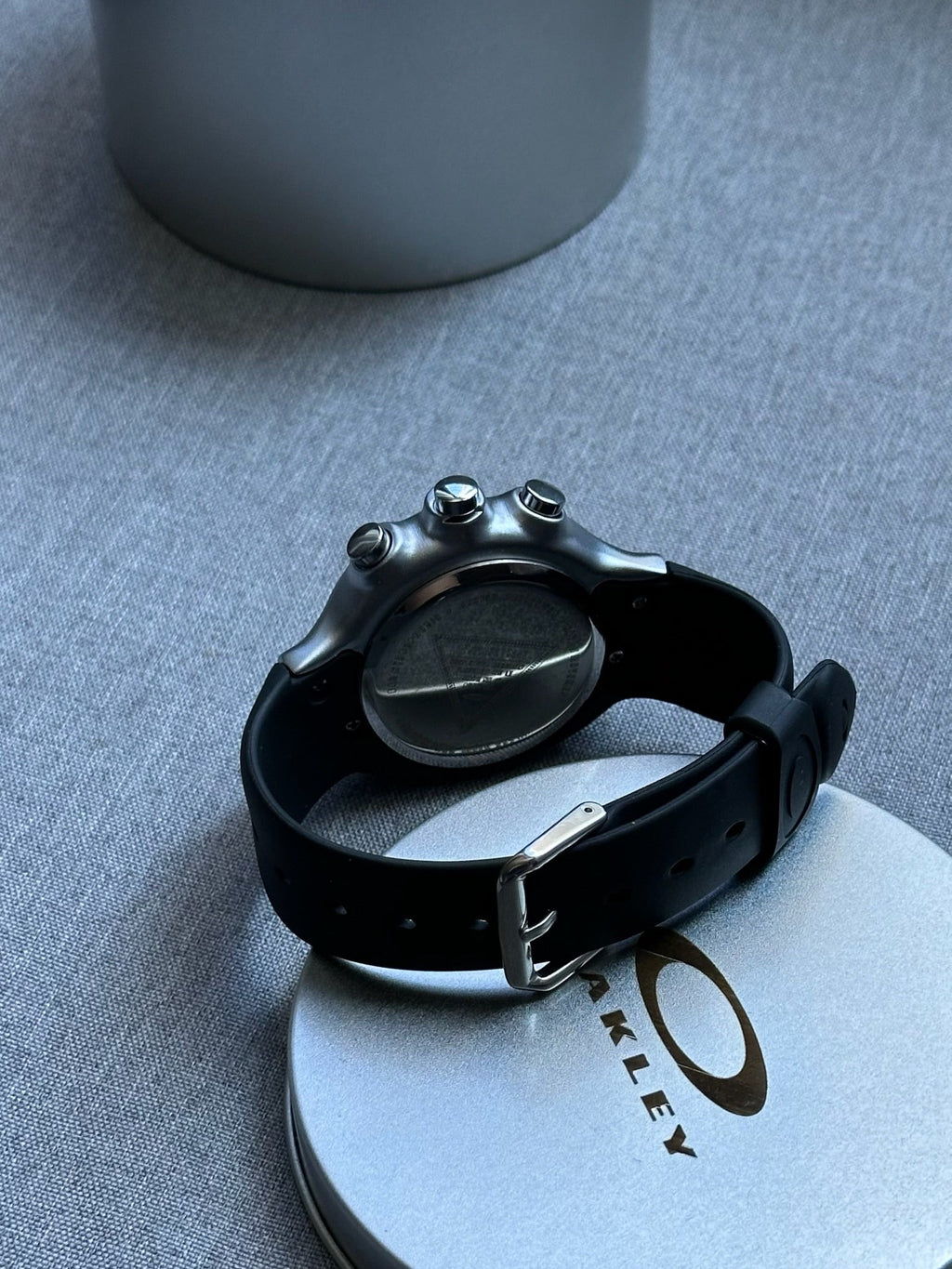 Oakley Chronograph Watch – Blue Dial with Rubber Strap