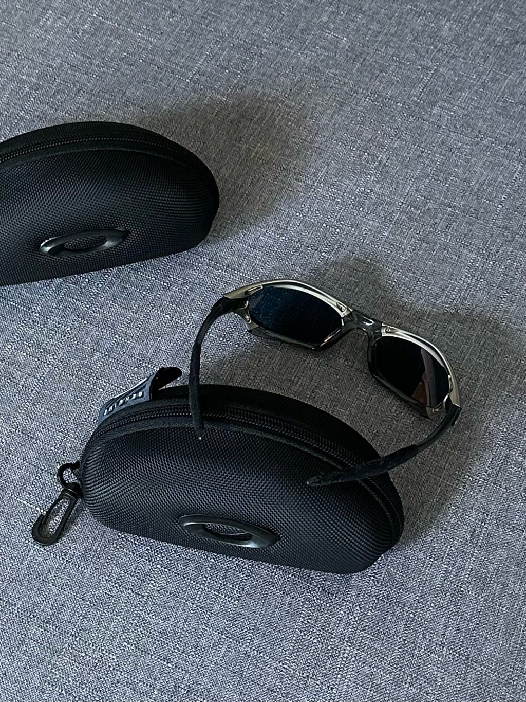 Vintage Oakley Splice Sunglasses: Silver Frame, Fire Iridium Lenses with Case