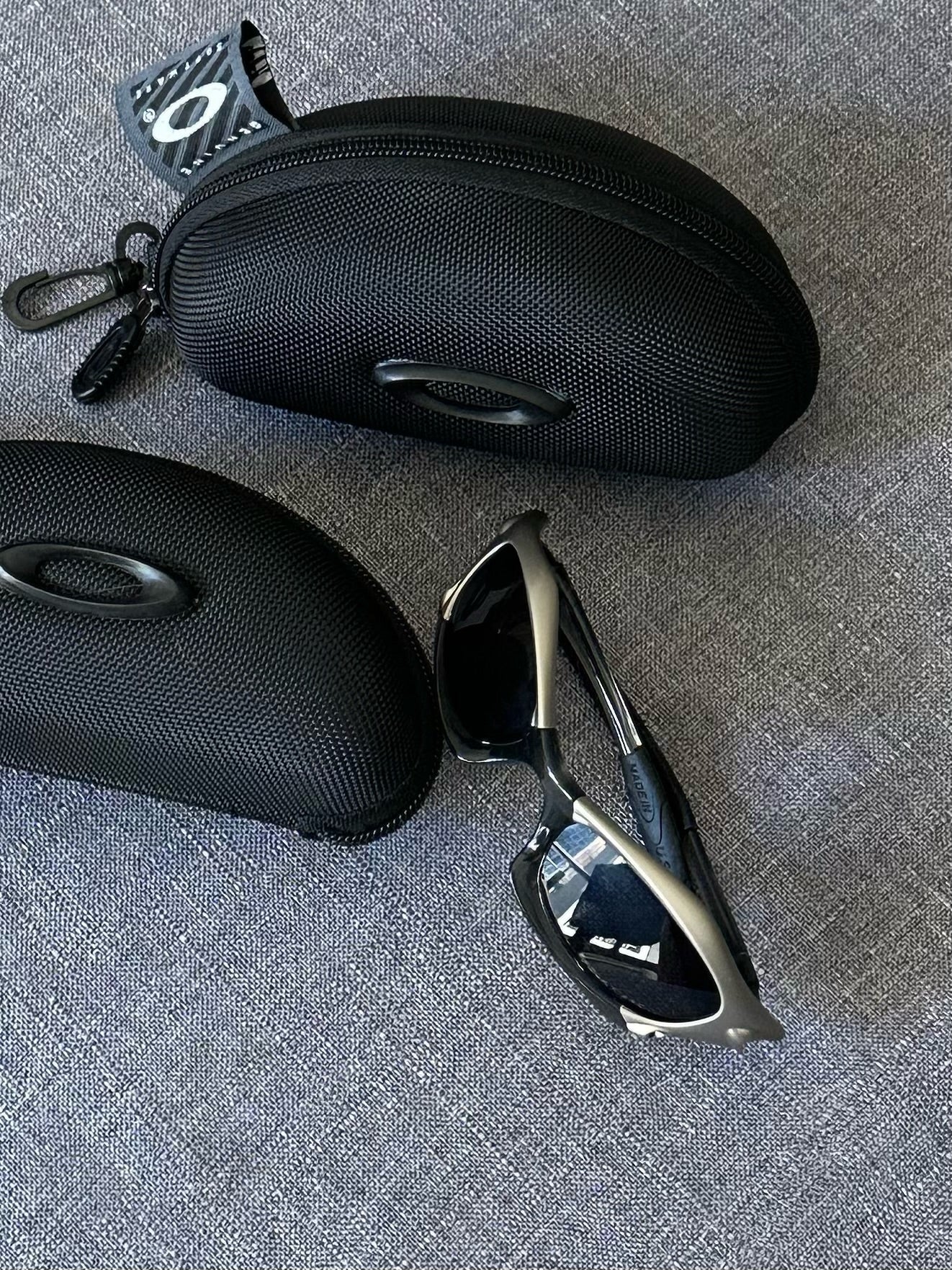Vintage Oakley Splice Sunglasses: Polished SILVER Frame, Black Lenses - Vintage Collectible
